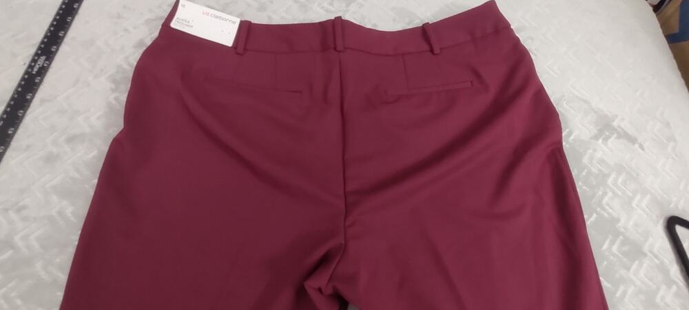 Liz Claiborne Audra Mid Rise Pants Size 18 NWT Burgundy Passion Color Retail$54